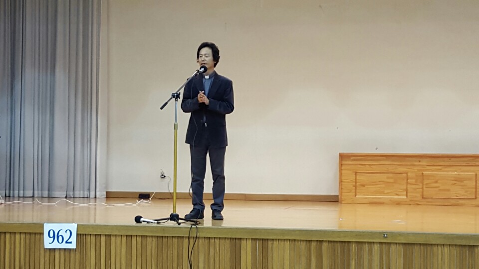 심사총평 발표.jpg %EC%8B%AC%EC%82%AC%EC%B4%9D%ED%8F%89%20%